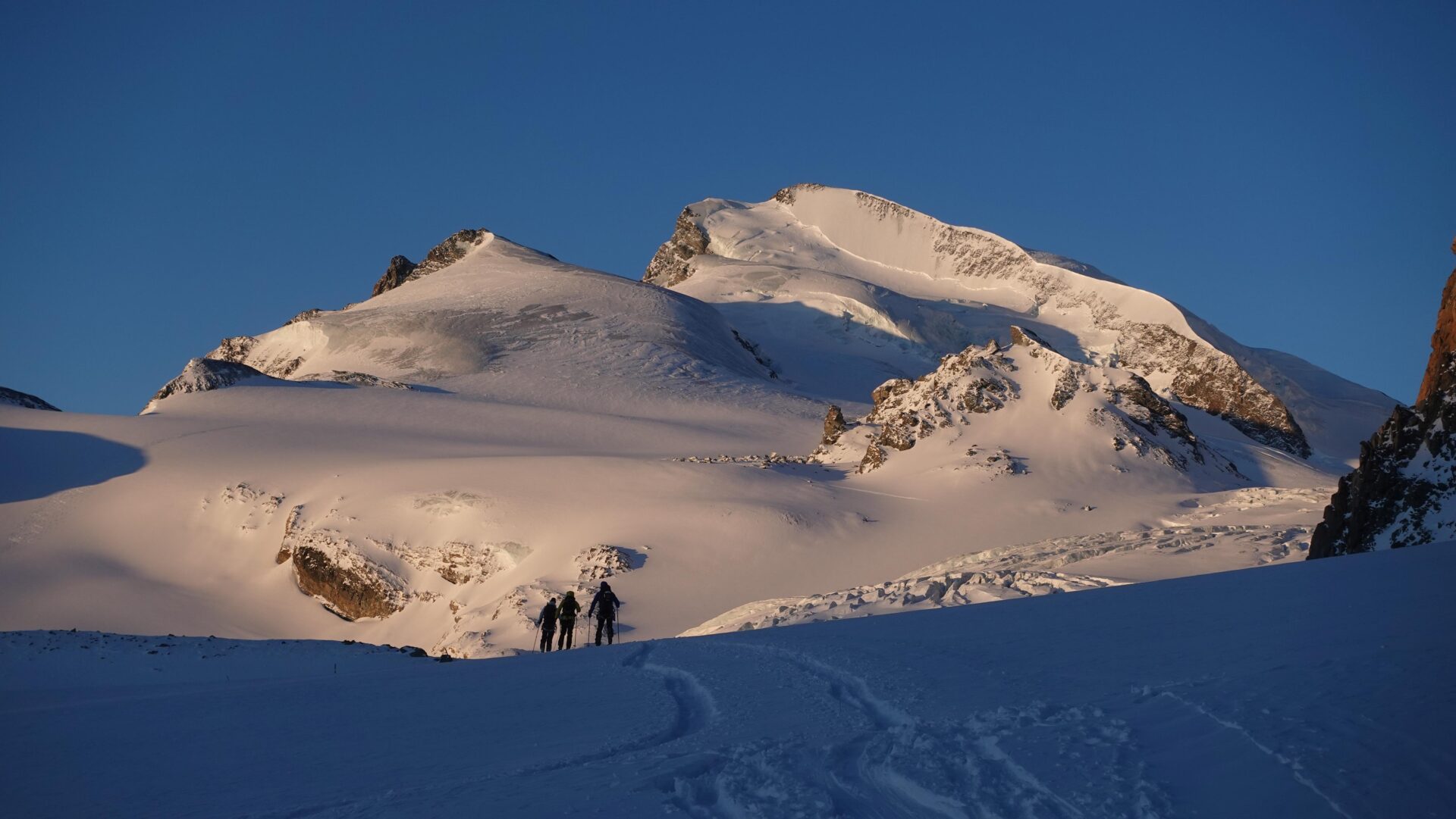 Auffahrt Strahlhorn Saas Fee Täschalp Alex Gisler AGI08033