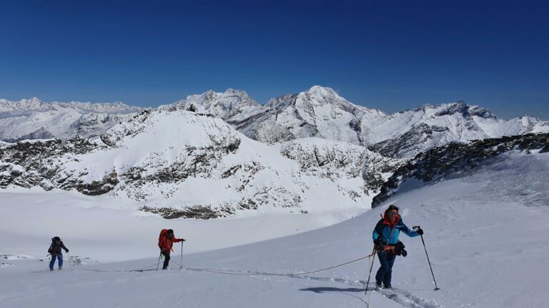 Skihochtouren Allalinhorn Strahlhorn Alphubel Alex Gisler 20220410 121519