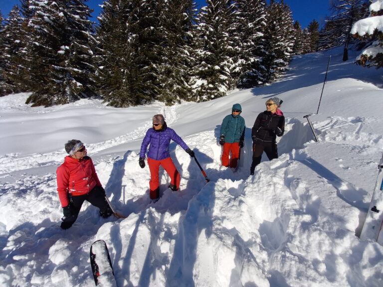 Lawinenausbildung skitouren airolo andy fedier 20210116 145713